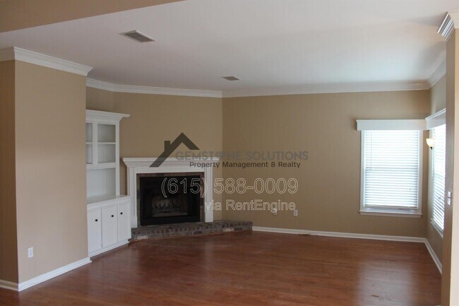 Foto del edificio - 430 Maplegrove Dr