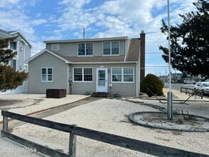 Building Photo - 207 Bay Blvd