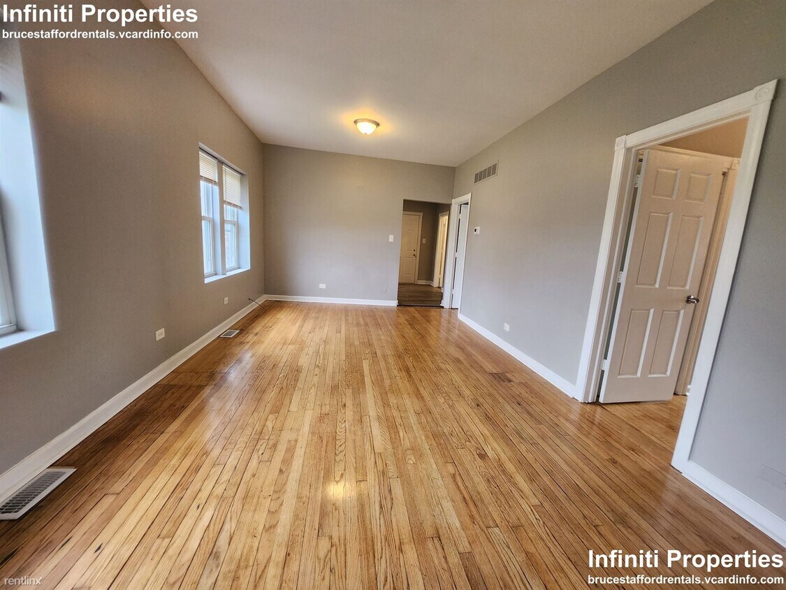 Primary Photo - 2 br, 1 bath 4plex - 200 E Lincoln Hwy