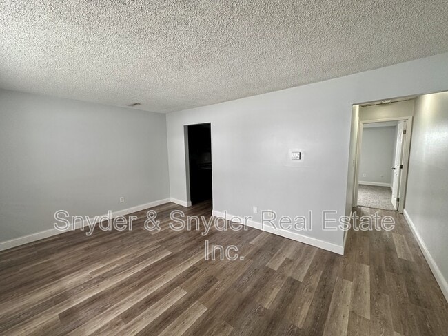 Building Photo - 2605 Terrace Ave