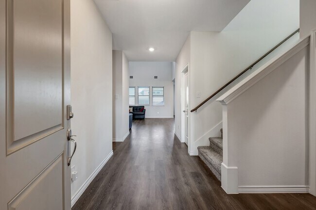 Building Photo - 1007 Hitchin Post Way
