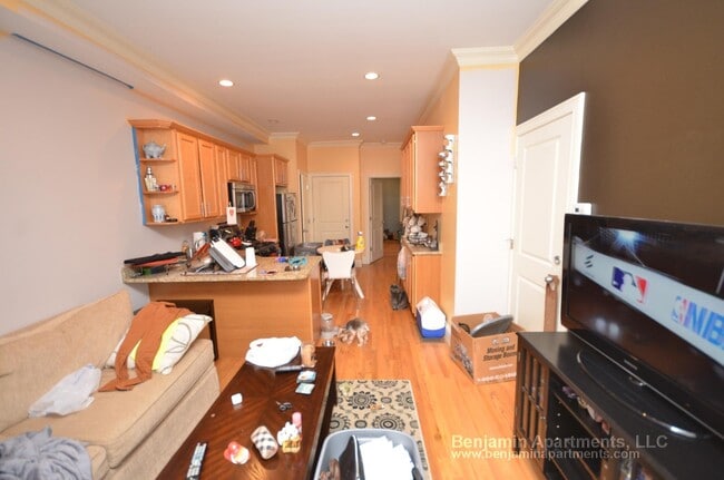 Building Photo - 27 Lothrop St