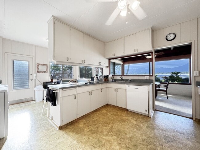 Building Photo - Furnished Kaimalino House Fronting Canal & Overlooking Kailua Bay