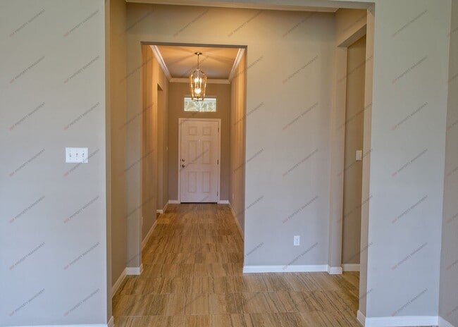 Foto del edificio - 3 Bedroom- 2 Bathroom in Hills of Westwood