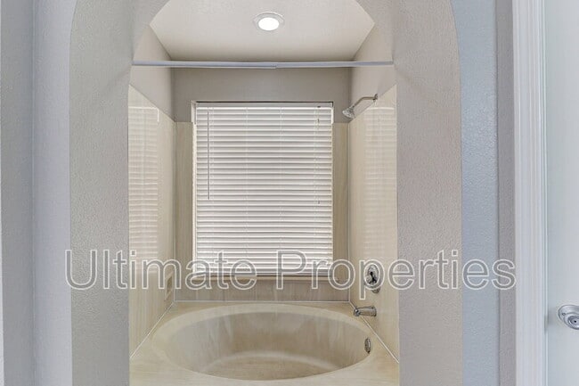 Foto del edificio - 9035 E Jenan Dr