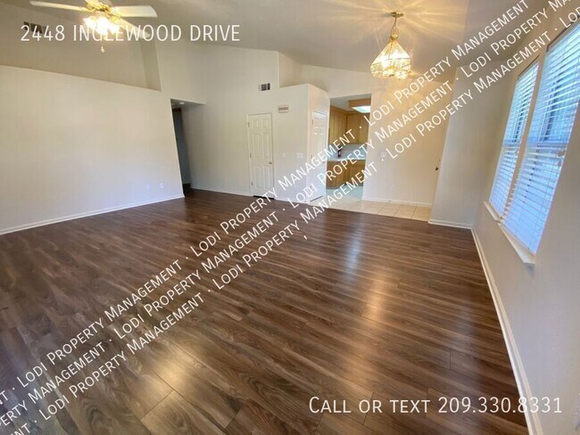 Foto del edificio - 2448 Inglewood Dr