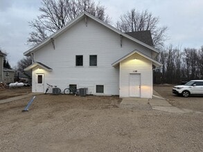 Building Photo - 128 NE 3rd St