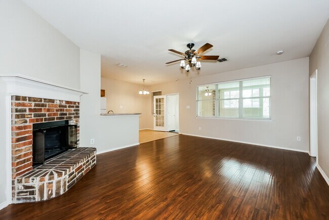 Building Photo - 10005 Blue Bell Dr