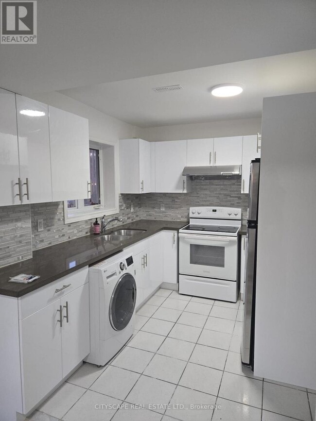 Building Photo - 47 Eddington Pl