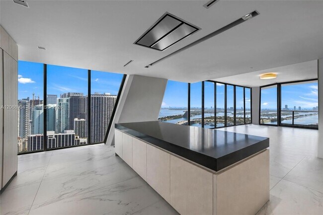 Foto del edificio - 1000 Biscayne Blvd