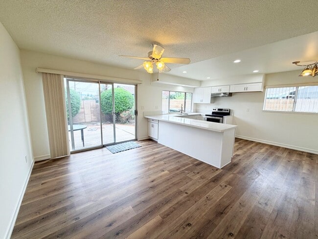 Foto del edificio - 3 Bdrm/2 Bath Home w/Large Yard and Garage in Anaheim