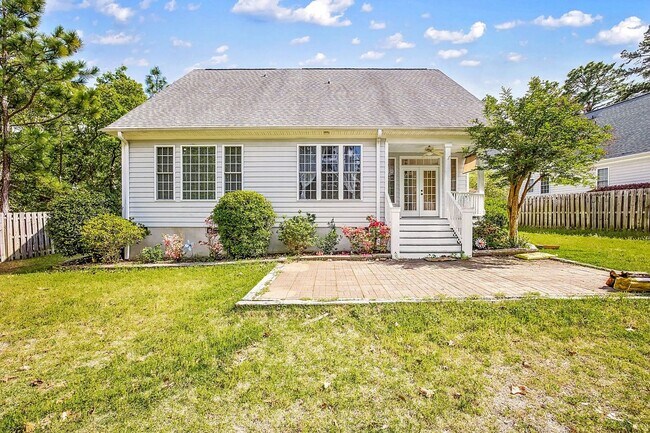 Building Photo - 3 br, 2.5 bath House - 300 Surry Circle Dr S