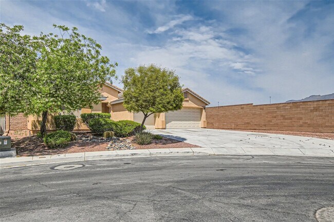 Foto del edificio - Exceptional 1-Story Home with 3-Car Garage!