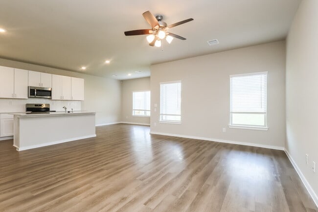 Building Photo - 530 Dalloway St