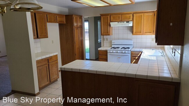 Building Photo - 3 br, 2 bath House - 1644 W Date Ave