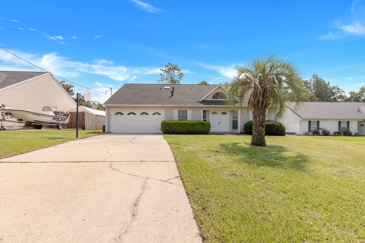 Primary Photo - 4bed/2.5 bath in South Crestview