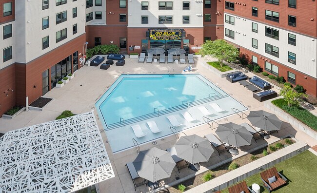 Foto del edificio - The Yard