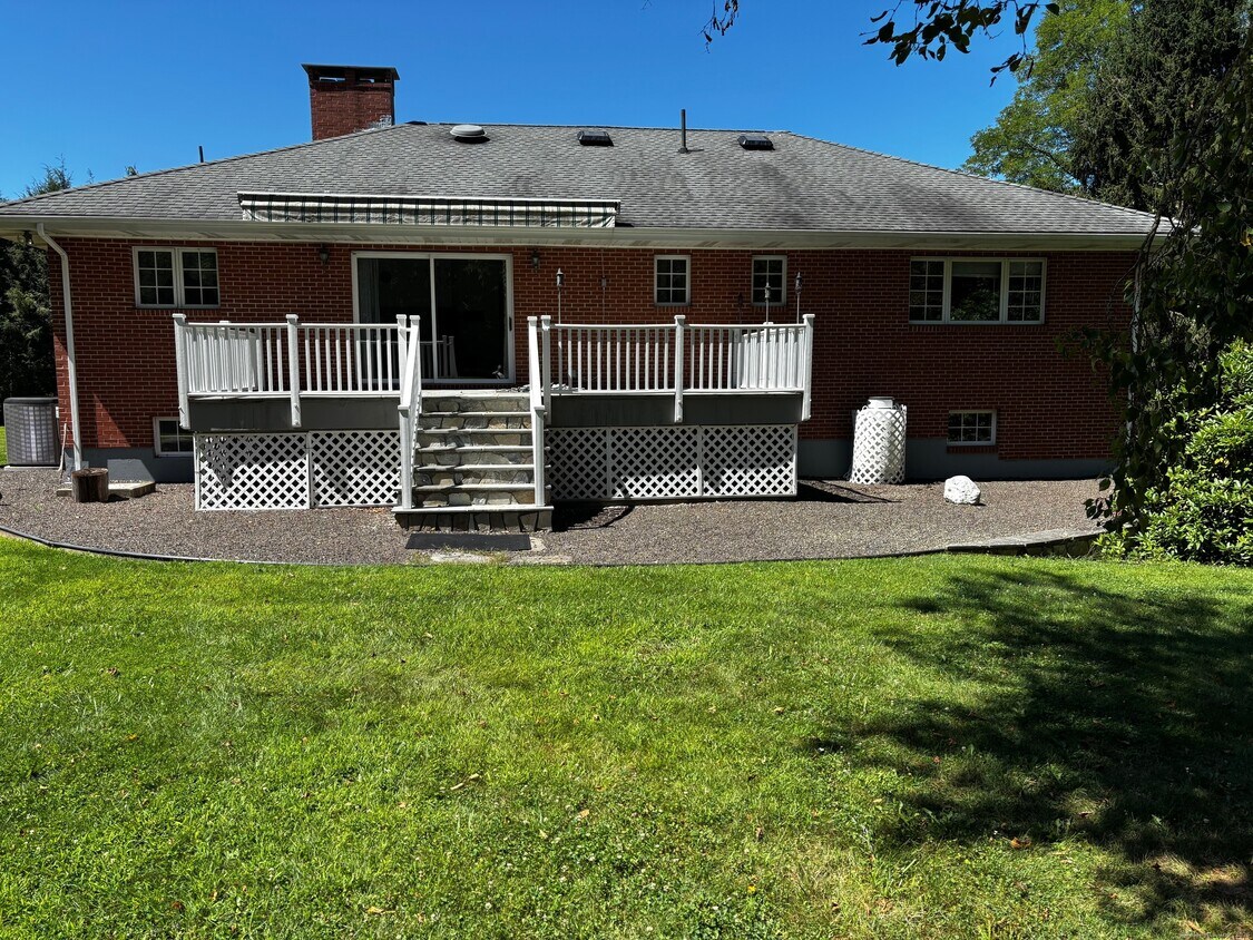 Building Photo - 428 Maple St
