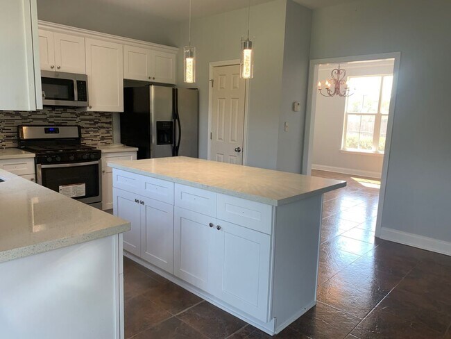 Foto del edificio - 14203 Cloverhill Blvd