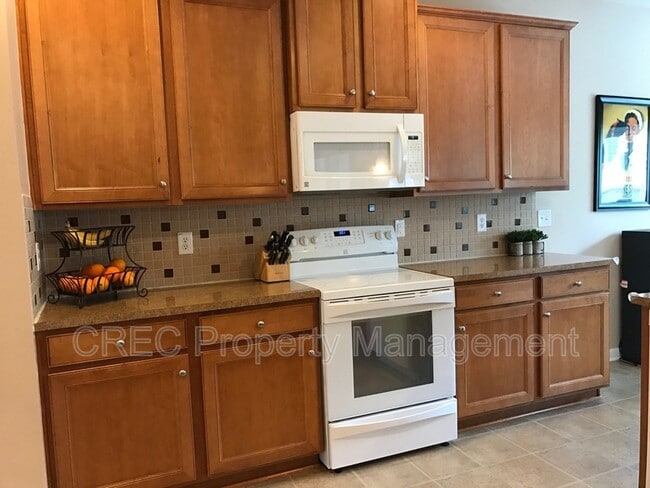 Building Photo - 272 Mayfield Dr