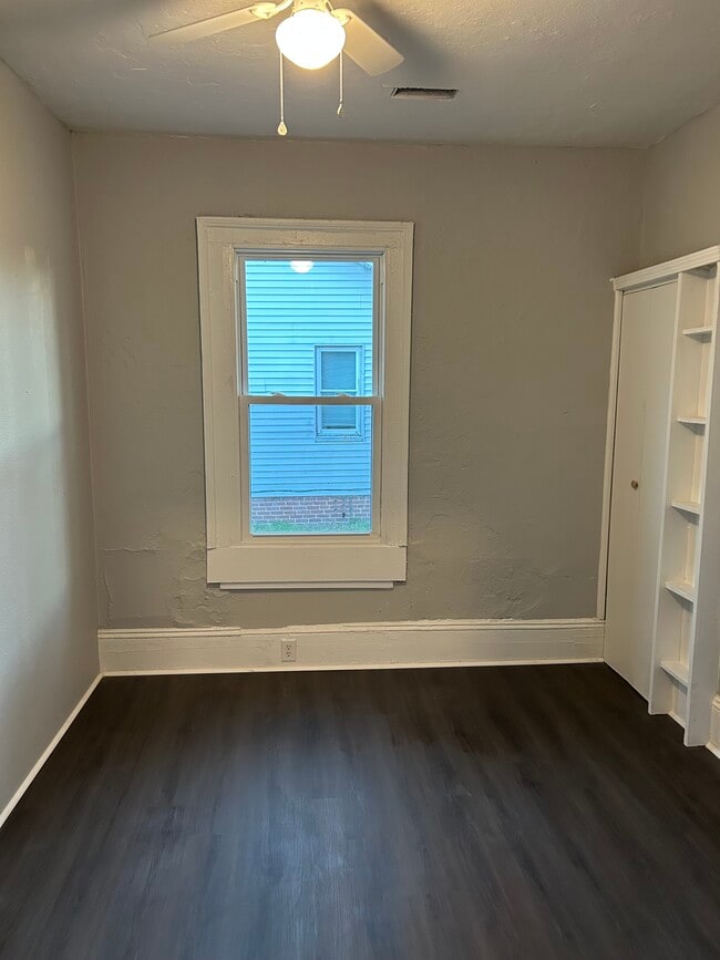 Building Photo - 1616 Davis St