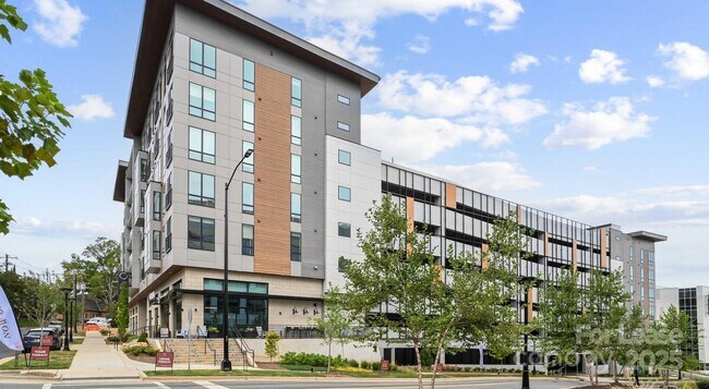 Foto del edificio - 1133 Harding Pl