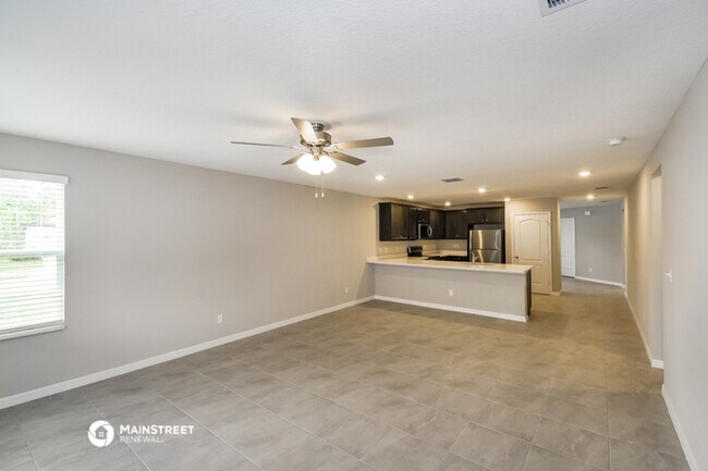 Building Photo - 15592 Woodbury Dr