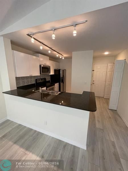 Foto del edificio - 1705 Palm Cove Blvd