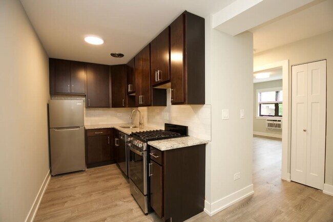 Foto del edificio - 448 W Barry Ave