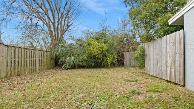 Building Photo - 2418 Johnson Dr