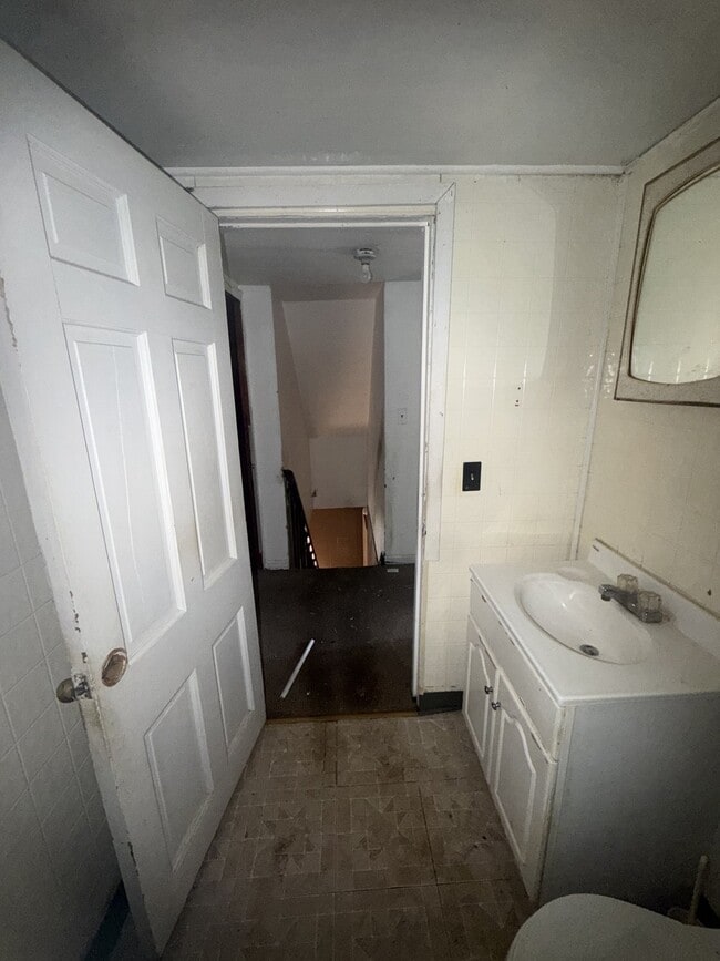 Building Photo - 3511 Converse Ave