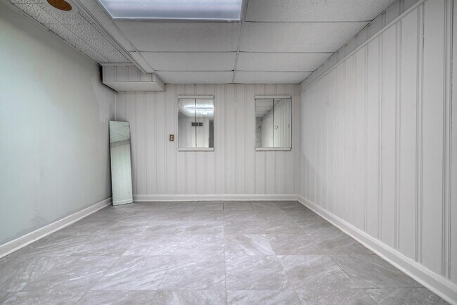Building Photo - 1207 St Andrews Way