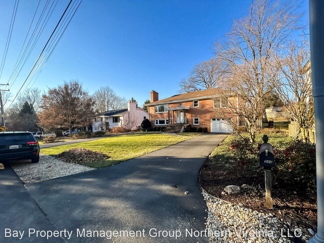 Building Photo - 4 br, 3 bath House - 6944 Park Ave