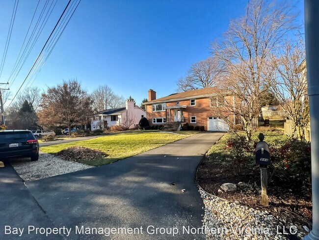 Foto del edificio - 4 br, 3 bath House - 6944 Park Ave