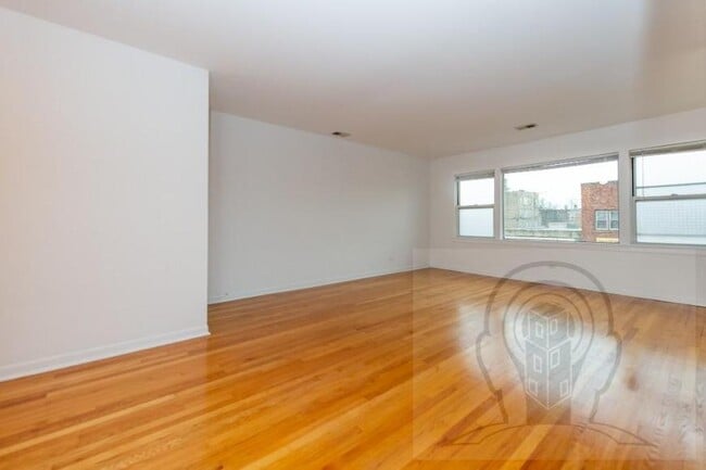 Building Photo - 2 bedroom in CHICAGO IL 60641