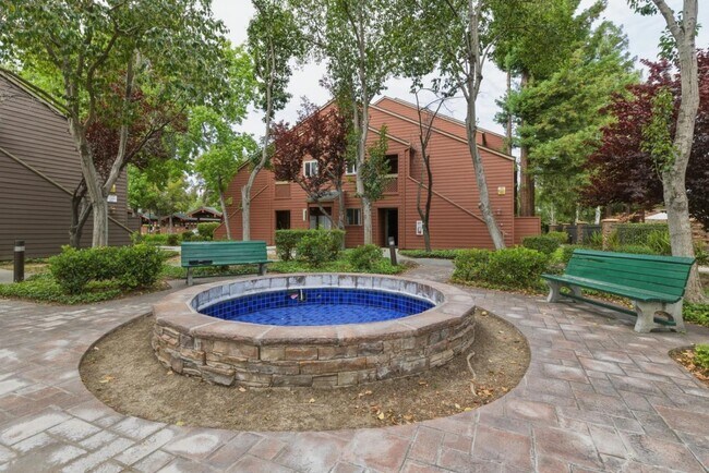 Foto del edificio - 1144 Yarwood Ct
