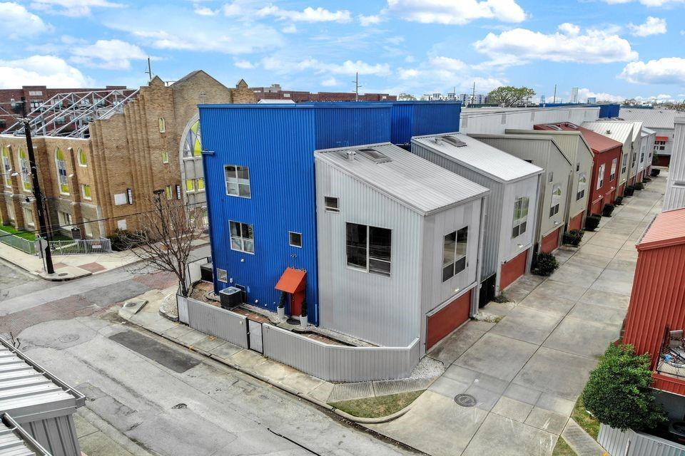 Primary Photo - 1222 Crosby St
