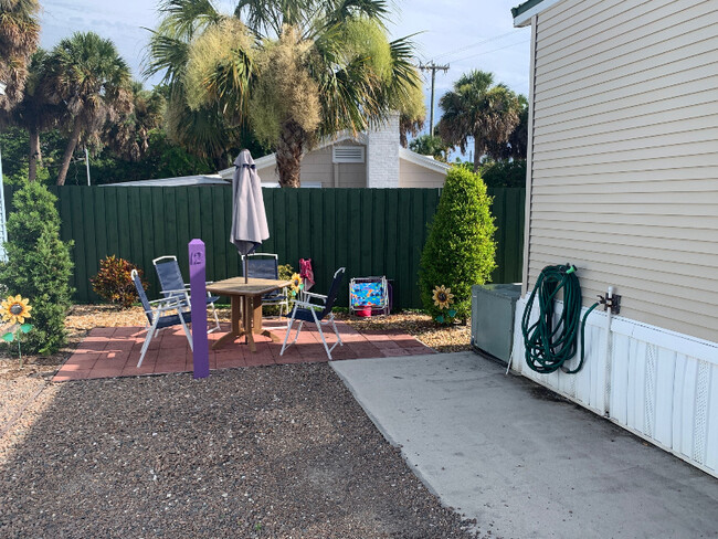 Foto del edificio - 2580 NE Indian River Dr