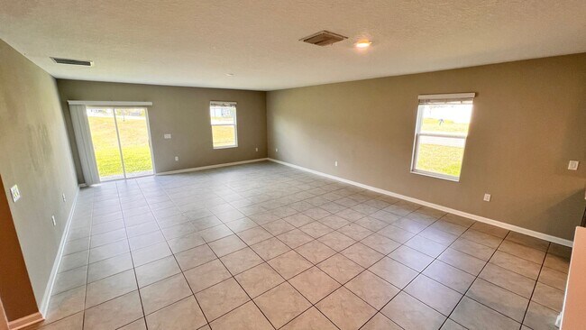 Building Photo - Elegant & Spacious 4-Bedroom Home with Bon...