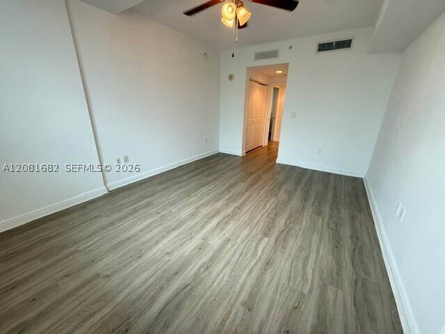 Foto del edificio - 350 N Federal Hwy