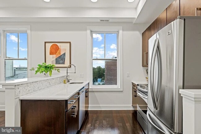 Photo - 907 N St NW Apartment