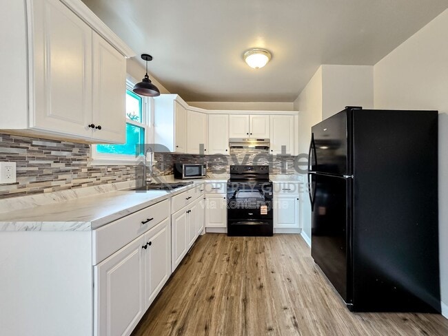 Building Photo - 3206 Belmont Ave