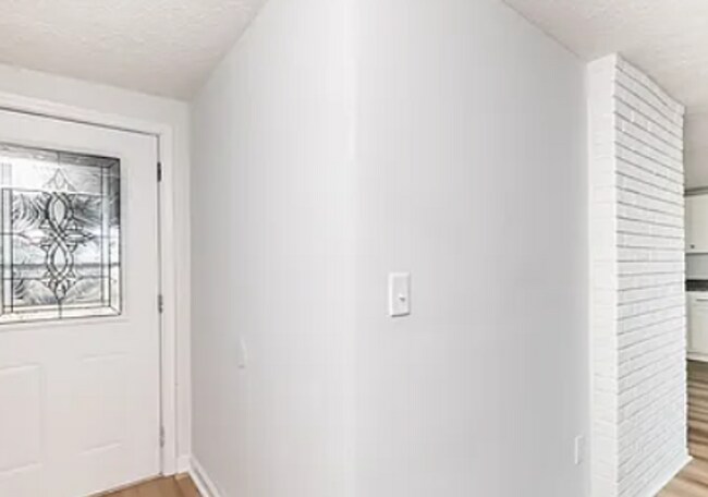 Foto del edificio - Huge Renovated Home in Rolling Hills!