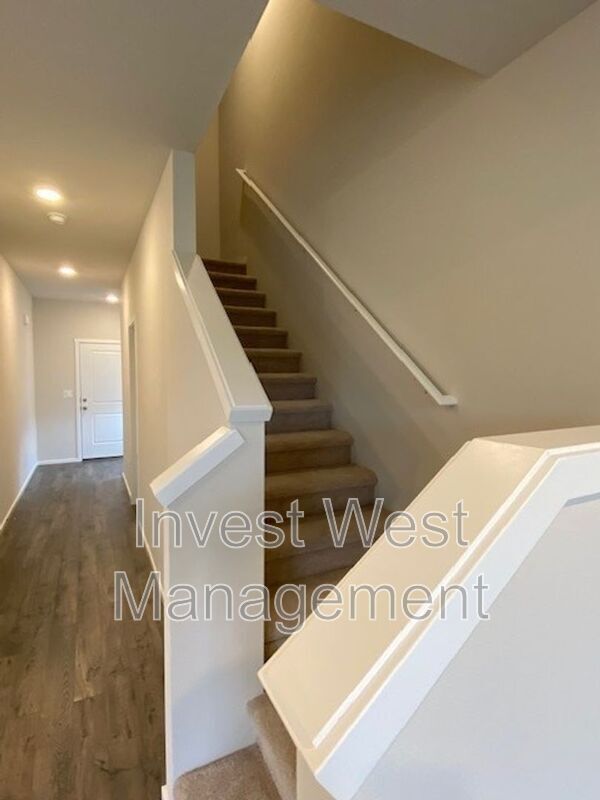 Building Photo - 6016 NE 64th Street