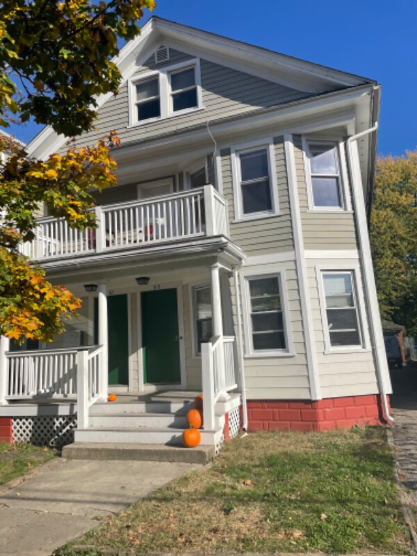 Primary Photo - 61 Pinehurst Ave