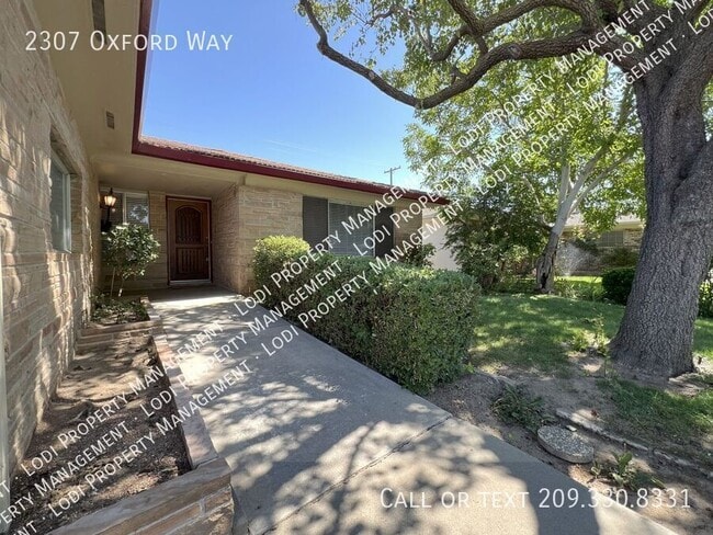 Building Photo - 2307 Oxford Way