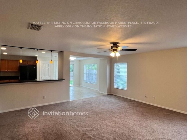 Foto del edificio - 391 SW Millard Dr