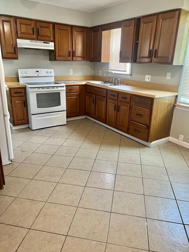 Foto del edificio - 2 Bedroom Home with Basement and Garage fo...