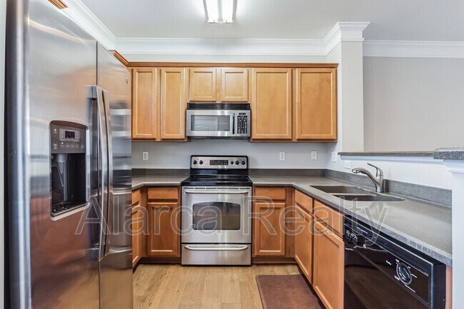 Building Photo - 8647 Beaver Creek Dr