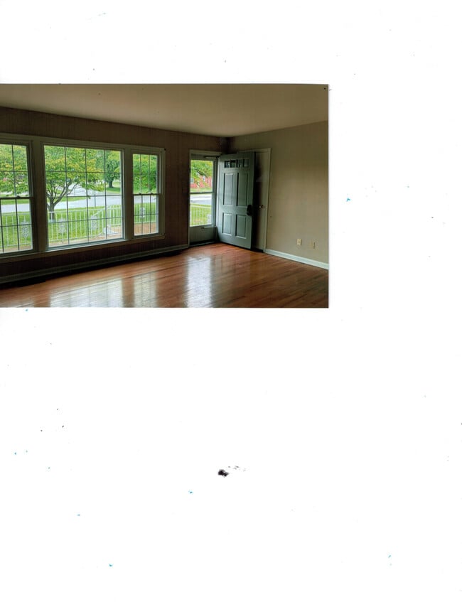 Building Photo - 301 Merriwood Pky